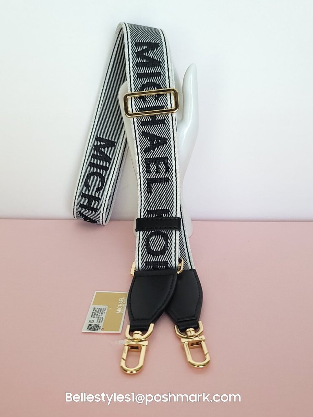 MICHAEL KORS Webbing Strap Signature Logo with Carabiner Clip- Black/White⭐